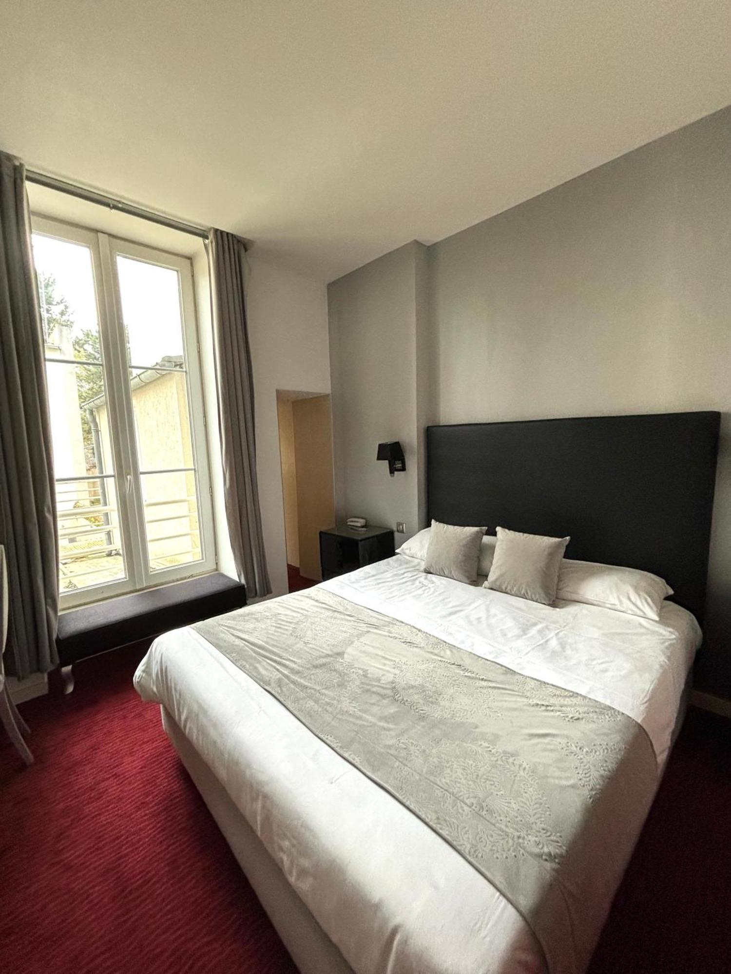 Logis Hotel Saint Martin Orléans Exteriör bild